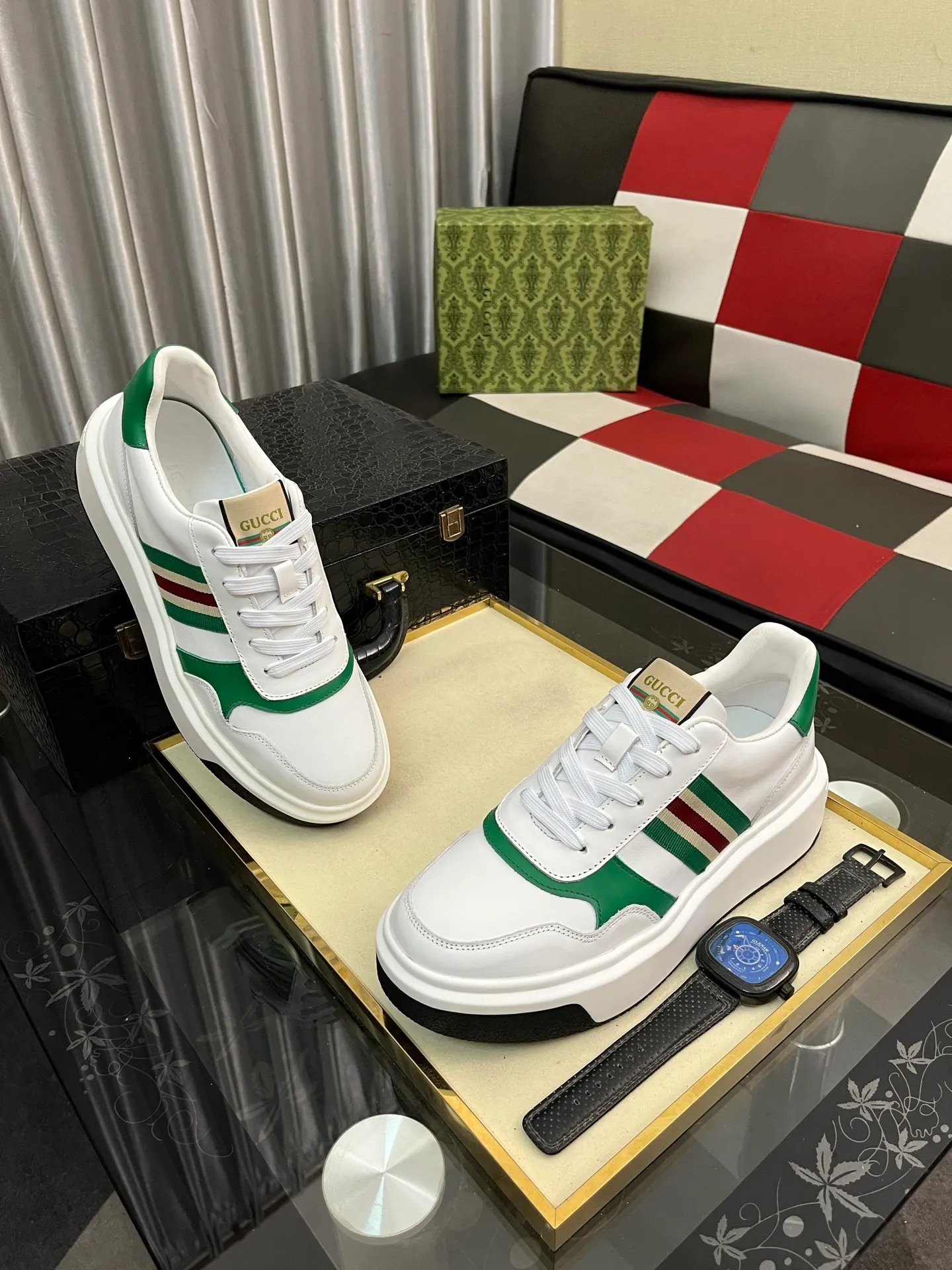 Men's Men's Shoes 💰458⌚️⌚️ [Gucci·Gucci] Original quality. ~ Unique modern style sneakers. 🏃A must-have casual shoe for trendy men😍😍 Original brand imported from Italy, imported original leather, sheep lining (refuses to discolor and grind feet) Sole: Original sole provided by the original factory, French lazy style design ⚠️Fit to the feet, original quality, super comfortable original sole. Just like shooting the real thing 🎬The real thing is better Code number: 38-443️⃣Colors available